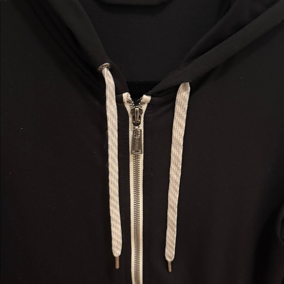 Vuori Black Jacket with Silver Zipper - Picture 4 of 4